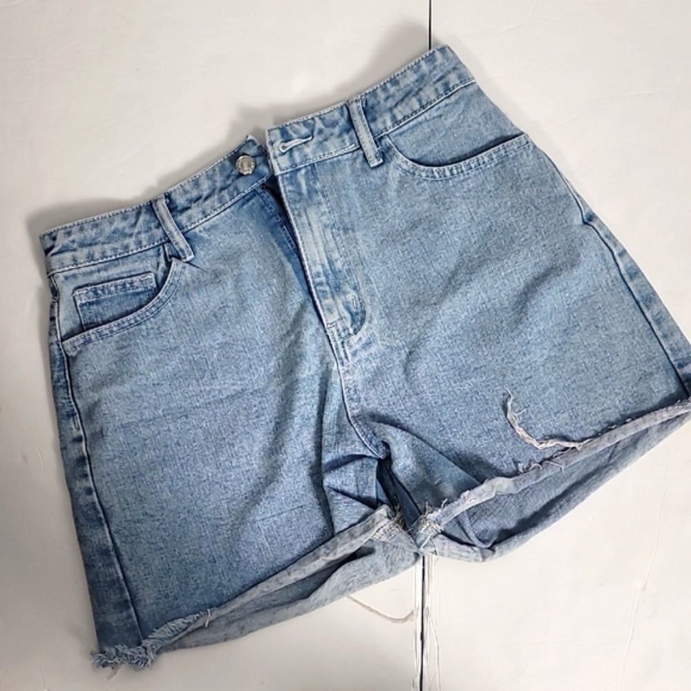 High-Waisted Blue Jean Shorts with Distressed Hem